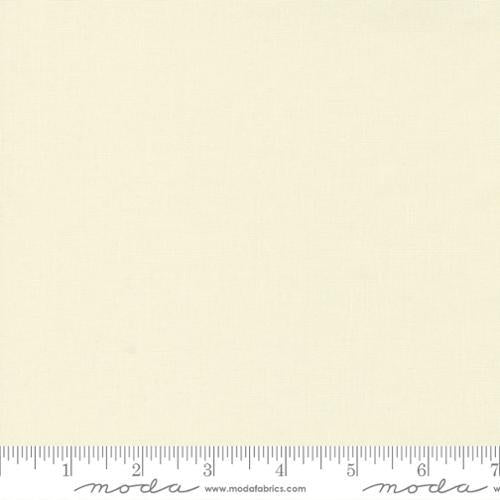 Moda Bella Solids, 9900 11S, Snow