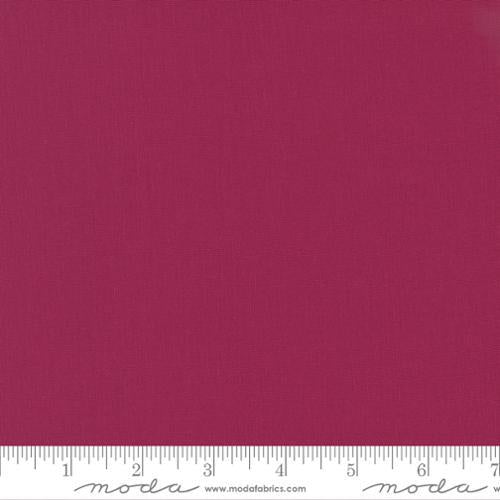 Moda Bella Solids, 9900 328, Garnet