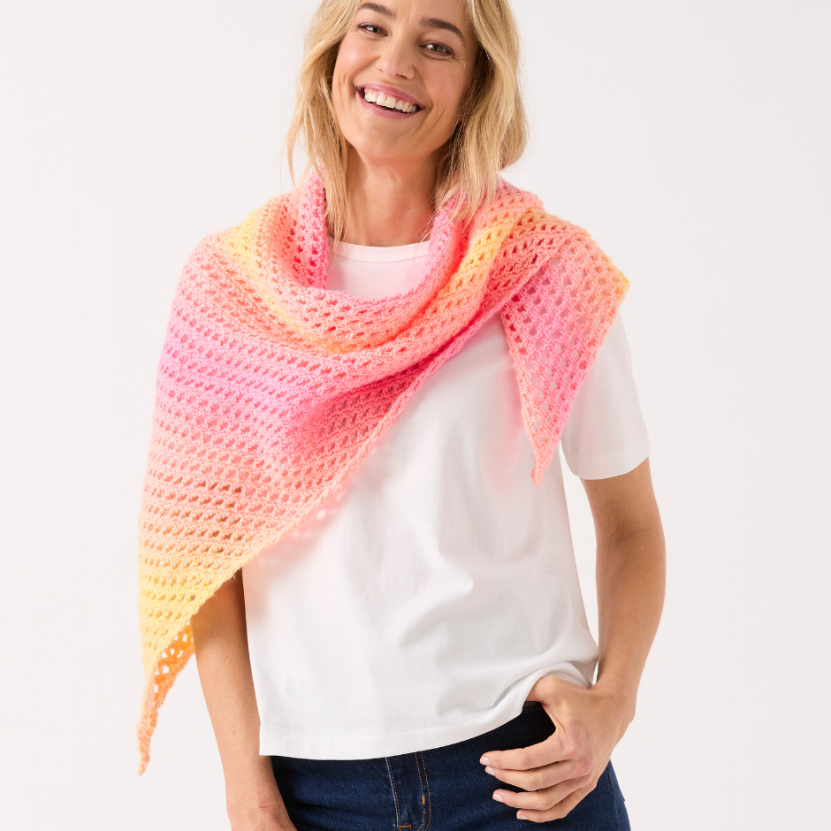 Sirdar, Pattern,  F262 Crochet Shawl In One